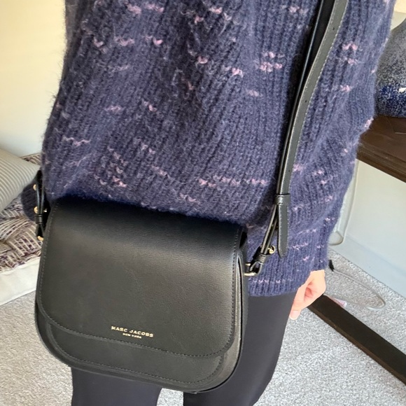 Marc Jacobs black crossbody bag. Only worn once. 
Perfect condition. - Picture 4 of 8